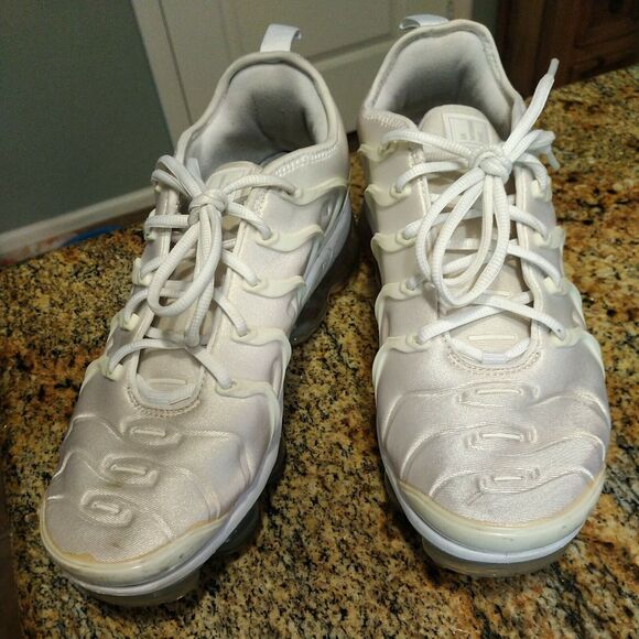 Nike Air Vapormax Plus Triple White Platinum Running Size 9 924453-100
